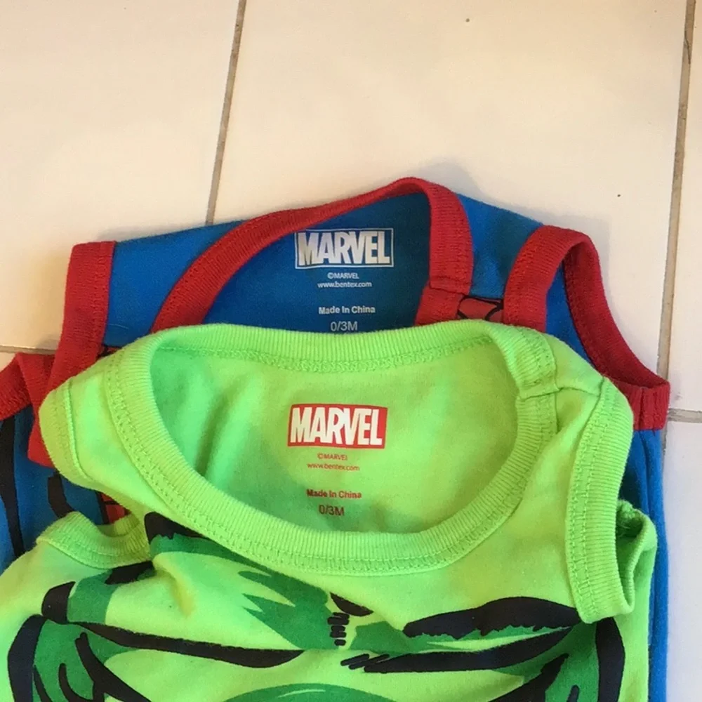 ‘Marvel’ Onesies of Spiderman and The Incredible Hulk (#8)